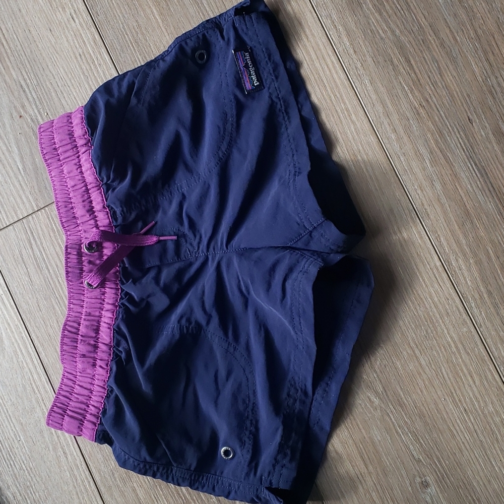Girls small Patagonia like new shorts